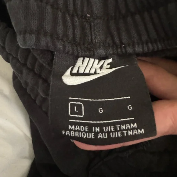 Nike black sweatpants - Picture 2 of 2
